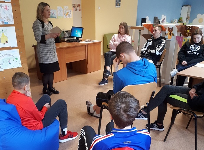 SANATORINĖSE KLASĖSE PAMINĖTOS MAIRONIO 155-OSIOS GIMIMO METINĖS