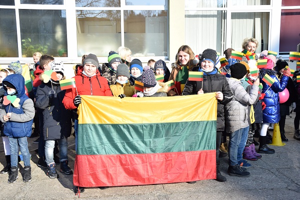 ŠVENTĖME VASARIO 16-ĄJĄ